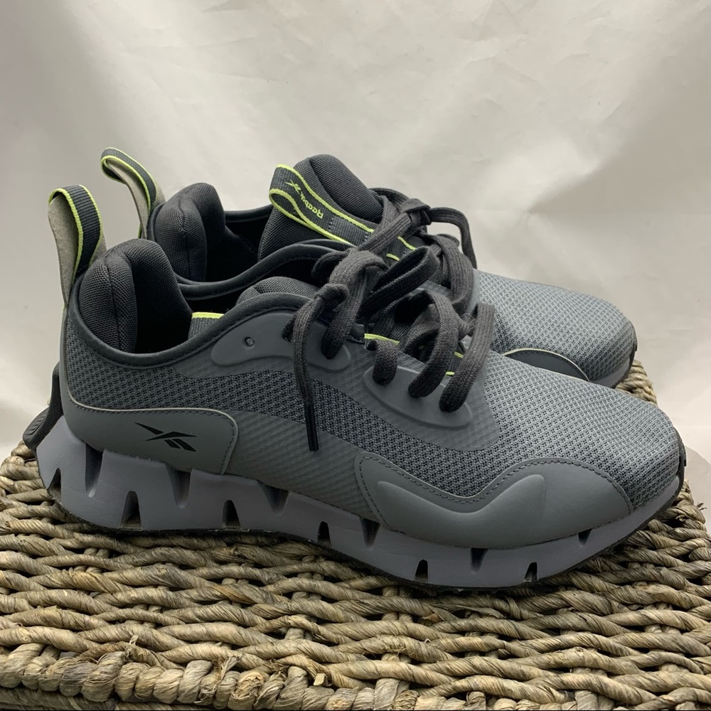 Reebok Zig dynamics size 8.5